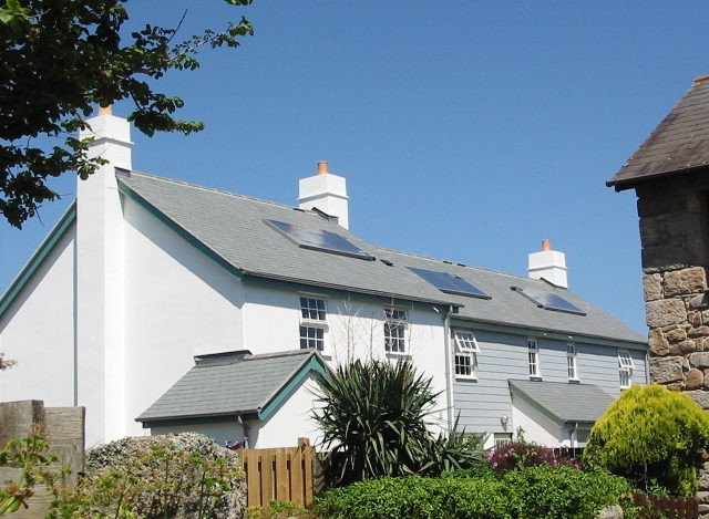 Rear Of Castle Cottages Isles Of Scilly 640x469